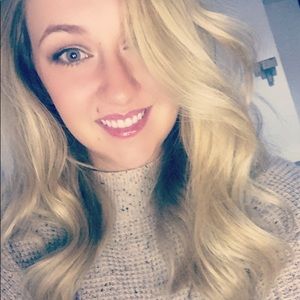 Meet your Posher, Abigail